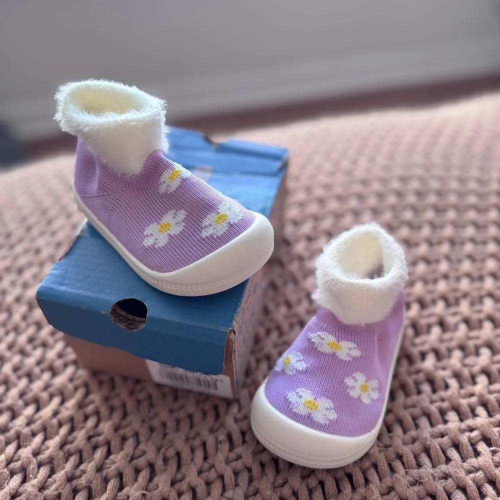 Baby Toddler Knit Booties Size 4 Purple Daisy Fleece Lined Slip On Shoes